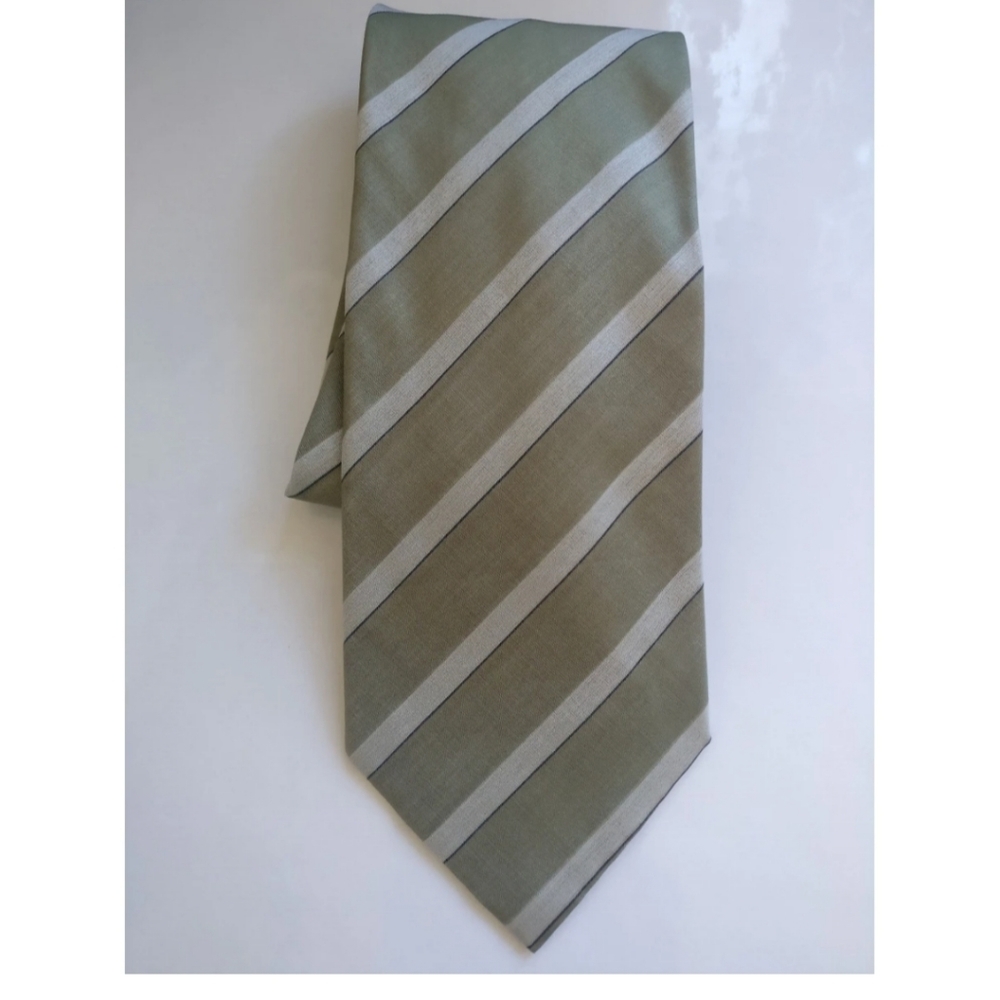 🇨🇦 Authentic Giorgio Armani silk tie